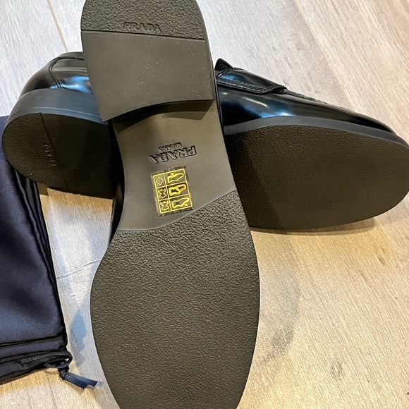 Prada Unlined Brushed Leather Loafer 38 - Picture 5 of 7